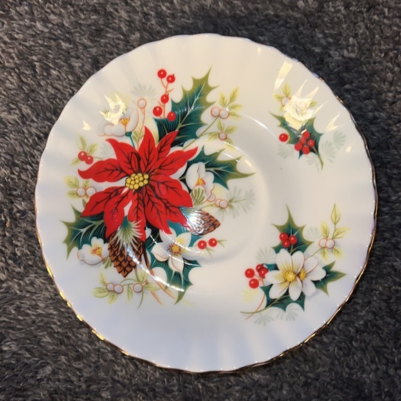 ROYAL ALBERT POINSETTIA SAUCER ONLY, BONE CHINA ENGLAND VINTAGE REPLACEMEBT - Picture 3 of 9